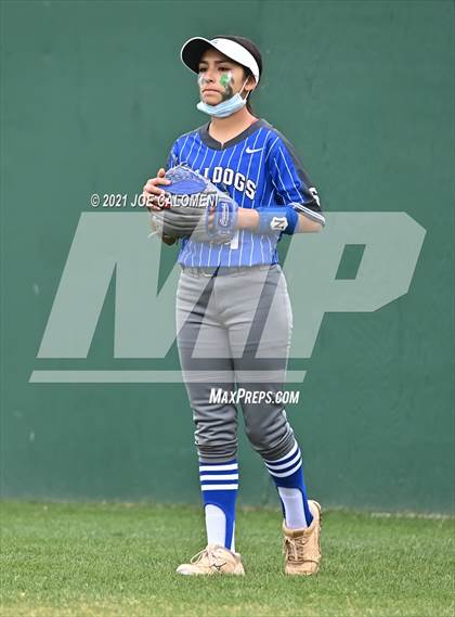 Thumbnail 2 in Somerset vs SA Roosevelt (NEISD Tournament) photogallery.