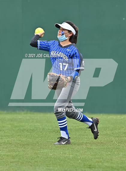 Thumbnail 3 in Somerset vs SA Roosevelt (NEISD Tournament) photogallery.