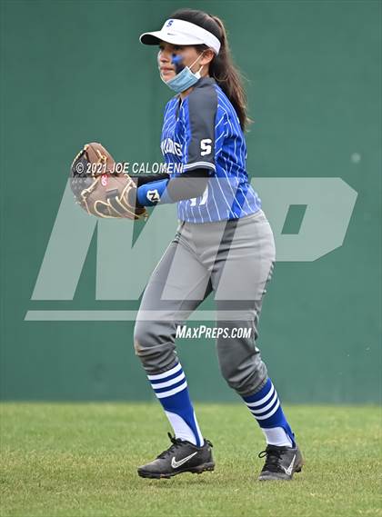 Thumbnail 2 in Somerset vs SA Roosevelt (NEISD Tournament) photogallery.