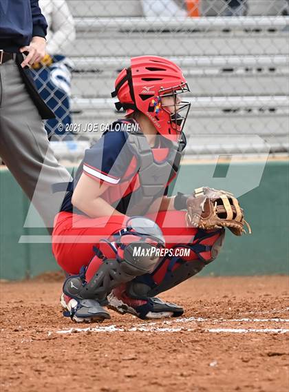 Thumbnail 1 in Somerset vs SA Roosevelt (NEISD Tournament) photogallery.