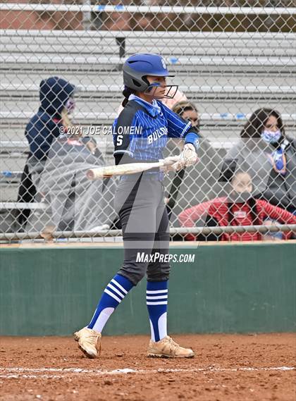 Thumbnail 3 in Somerset vs SA Roosevelt (NEISD Tournament) photogallery.