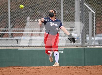 Thumbnail 3 in Somerset vs SA Roosevelt (NEISD Tournament) photogallery.