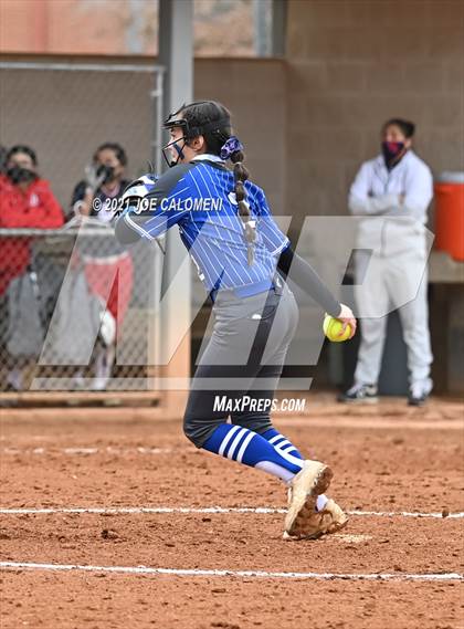 Thumbnail 2 in Somerset vs SA Roosevelt (NEISD Tournament) photogallery.