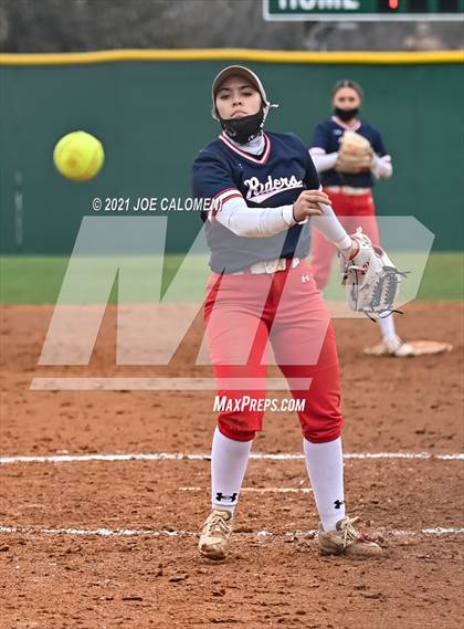 Thumbnail 1 in Somerset vs SA Roosevelt (NEISD Tournament) photogallery.