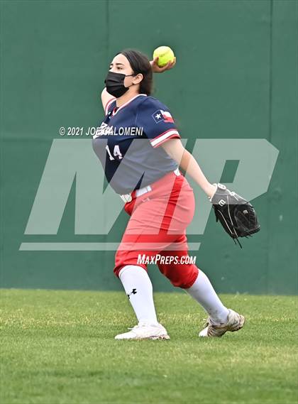 Thumbnail 2 in Somerset vs SA Roosevelt (NEISD Tournament) photogallery.