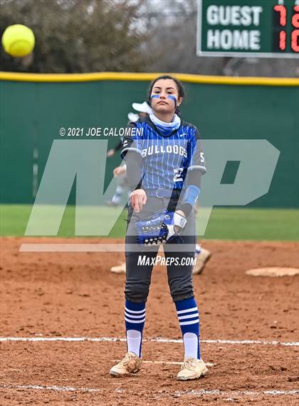 Thumbnail 1 in Somerset vs SA Roosevelt (NEISD Tournament) photogallery.