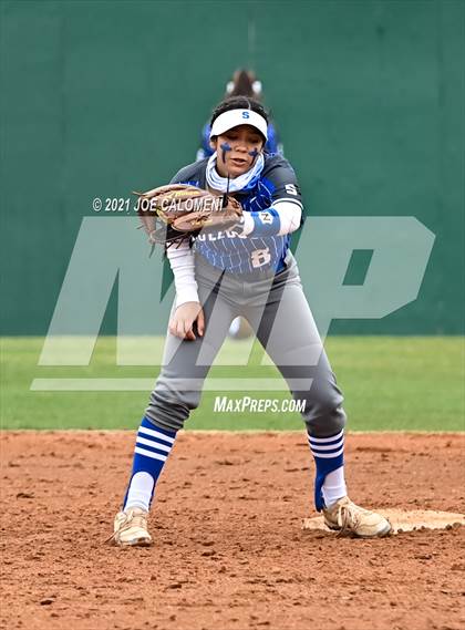 Thumbnail 1 in Somerset vs SA Roosevelt (NEISD Tournament) photogallery.
