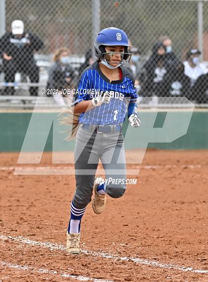 Thumbnail 2 in Somerset vs SA Roosevelt (NEISD Tournament) photogallery.