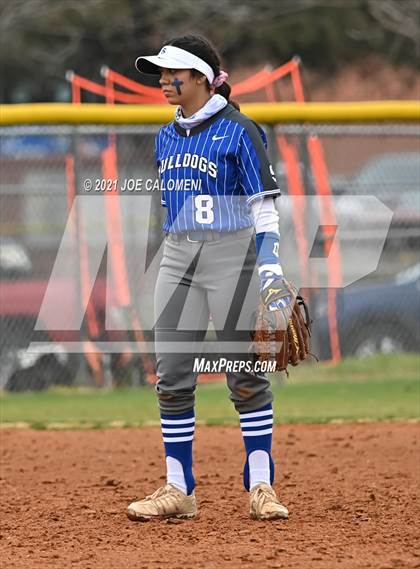 Thumbnail 1 in Somerset vs SA Roosevelt (NEISD Tournament) photogallery.