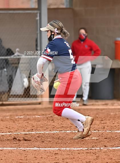 Thumbnail 1 in Somerset vs SA Roosevelt (NEISD Tournament) photogallery.