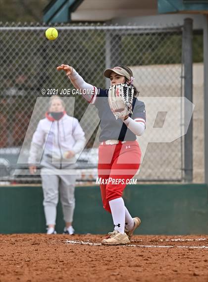 Thumbnail 3 in Somerset vs SA Roosevelt (NEISD Tournament) photogallery.