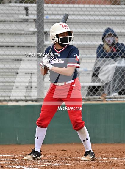 Thumbnail 3 in Somerset vs SA Roosevelt (NEISD Tournament) photogallery.
