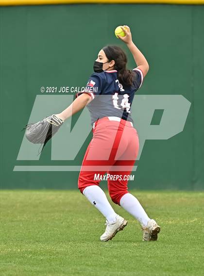 Thumbnail 3 in Somerset vs SA Roosevelt (NEISD Tournament) photogallery.
