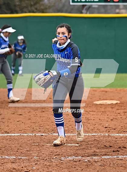 Thumbnail 1 in Somerset vs SA Roosevelt (NEISD Tournament) photogallery.