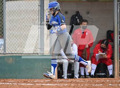 Thumbnail 2 in Somerset vs SA Roosevelt (NEISD Tournament) photogallery.