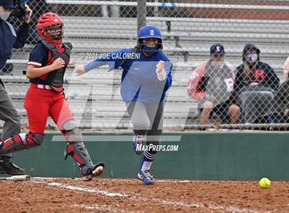Thumbnail 2 in Somerset vs SA Roosevelt (NEISD Tournament) photogallery.
