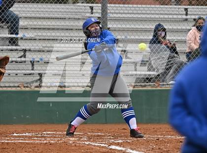 Thumbnail 2 in Somerset vs SA Roosevelt (NEISD Tournament) photogallery.