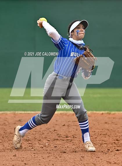 Thumbnail 3 in Somerset vs SA Roosevelt (NEISD Tournament) photogallery.