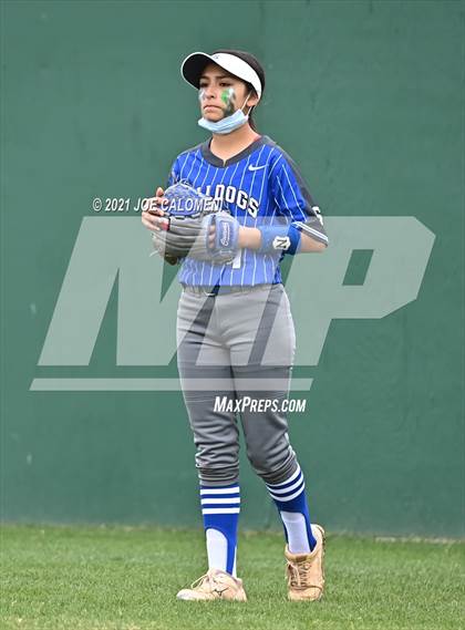 Thumbnail 3 in Somerset vs SA Roosevelt (NEISD Tournament) photogallery.