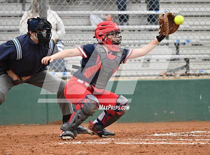 Thumbnail 1 in Somerset vs SA Roosevelt (NEISD Tournament) photogallery.