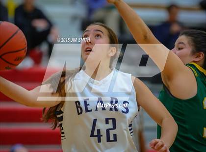 Thumbnail 2 in Mayfield vs. La Cueva (Albuquerque Academy Joe Armijo Basketball Classic) photogallery.