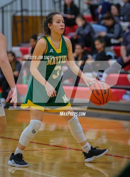 Thumbnail 2 in Mayfield vs. La Cueva (Albuquerque Academy Joe Armijo Basketball Classic) photogallery.