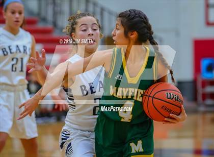 Thumbnail 3 in Mayfield vs. La Cueva (Albuquerque Academy Joe Armijo Basketball Classic) photogallery.