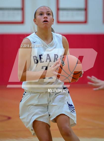 Thumbnail 1 in Mayfield vs. La Cueva (Albuquerque Academy Joe Armijo Basketball Classic) photogallery.