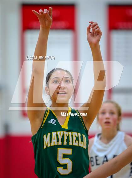 Thumbnail 3 in Mayfield vs. La Cueva (Albuquerque Academy Joe Armijo Basketball Classic) photogallery.