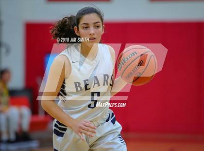 Thumbnail 1 in Mayfield vs. La Cueva (Albuquerque Academy Joe Armijo Basketball Classic) photogallery.