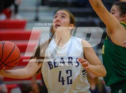 Thumbnail 1 in Mayfield vs. La Cueva (Albuquerque Academy Joe Armijo Basketball Classic) photogallery.