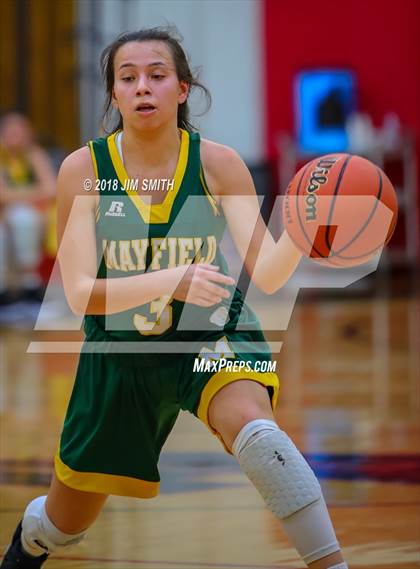 Thumbnail 2 in Mayfield vs. La Cueva (Albuquerque Academy Joe Armijo Basketball Classic) photogallery.