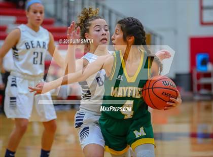 Thumbnail 2 in Mayfield vs. La Cueva (Albuquerque Academy Joe Armijo Basketball Classic) photogallery.