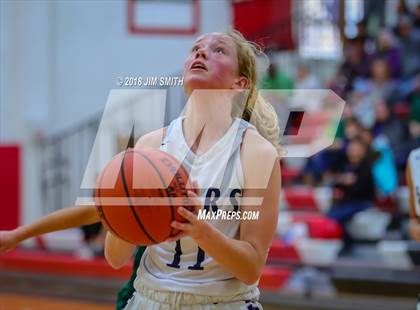 Thumbnail 3 in Mayfield vs. La Cueva (Albuquerque Academy Joe Armijo Basketball Classic) photogallery.
