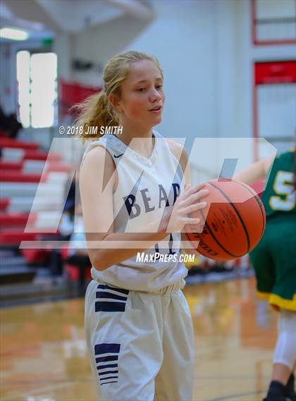 Thumbnail 3 in Mayfield vs. La Cueva (Albuquerque Academy Joe Armijo Basketball Classic) photogallery.