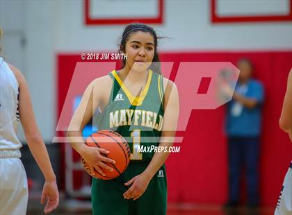 Thumbnail 3 in Mayfield vs. La Cueva (Albuquerque Academy Joe Armijo Basketball Classic) photogallery.