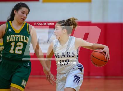Thumbnail 1 in Mayfield vs. La Cueva (Albuquerque Academy Joe Armijo Basketball Classic) photogallery.