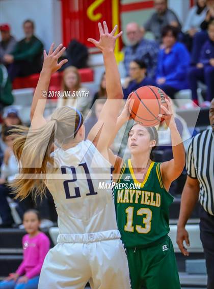 Thumbnail 1 in Mayfield vs. La Cueva (Albuquerque Academy Joe Armijo Basketball Classic) photogallery.