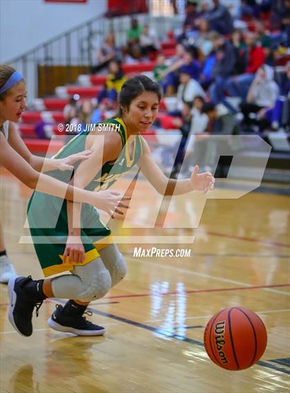 Thumbnail 1 in Mayfield vs. La Cueva (Albuquerque Academy Joe Armijo Basketball Classic) photogallery.