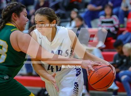 Thumbnail 3 in Mayfield vs. La Cueva (Albuquerque Academy Joe Armijo Basketball Classic) photogallery.