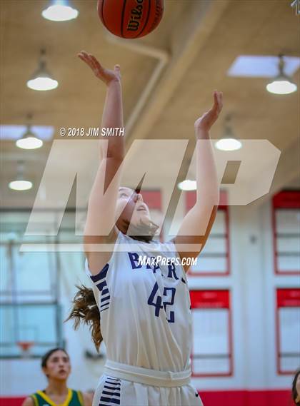 Thumbnail 3 in Mayfield vs. La Cueva (Albuquerque Academy Joe Armijo Basketball Classic) photogallery.