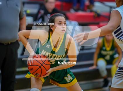Thumbnail 3 in Mayfield vs. La Cueva (Albuquerque Academy Joe Armijo Basketball Classic) photogallery.