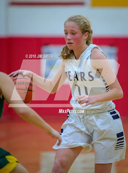 Thumbnail 3 in Mayfield vs. La Cueva (Albuquerque Academy Joe Armijo Basketball Classic) photogallery.