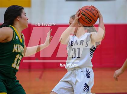 Thumbnail 2 in Mayfield vs. La Cueva (Albuquerque Academy Joe Armijo Basketball Classic) photogallery.