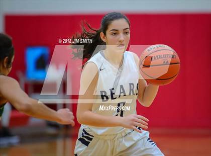 Thumbnail 3 in Mayfield vs. La Cueva (Albuquerque Academy Joe Armijo Basketball Classic) photogallery.
