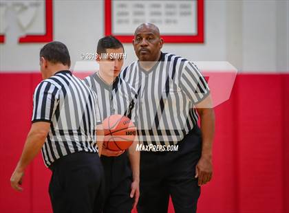Thumbnail 1 in Mayfield vs. La Cueva (Albuquerque Academy Joe Armijo Basketball Classic) photogallery.