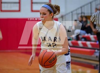 Thumbnail 3 in Mayfield vs. La Cueva (Albuquerque Academy Joe Armijo Basketball Classic) photogallery.