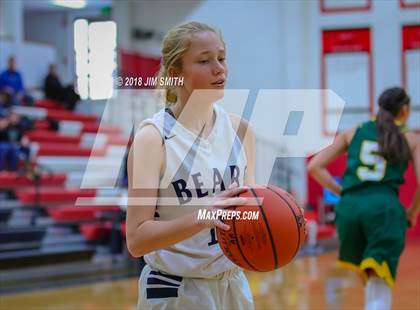 Thumbnail 1 in Mayfield vs. La Cueva (Albuquerque Academy Joe Armijo Basketball Classic) photogallery.