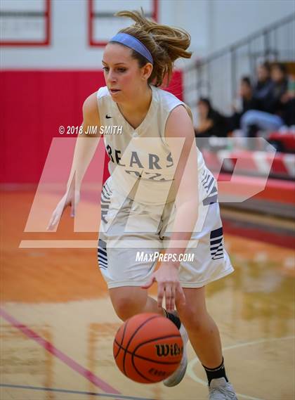 Thumbnail 1 in Mayfield vs. La Cueva (Albuquerque Academy Joe Armijo Basketball Classic) photogallery.