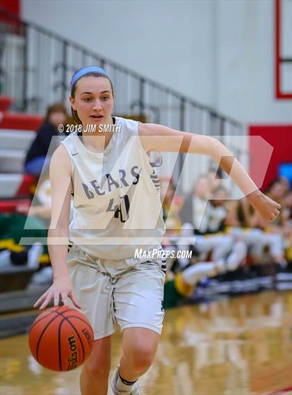 Thumbnail 1 in Mayfield vs. La Cueva (Albuquerque Academy Joe Armijo Basketball Classic) photogallery.
